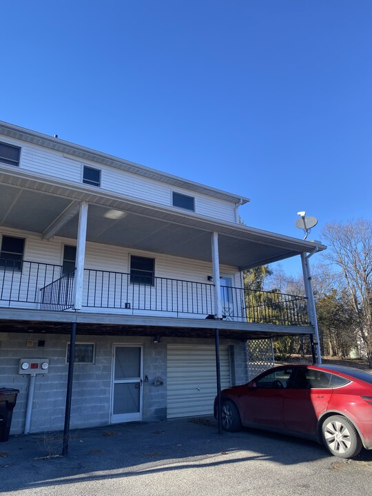 1414 Twin Pine Rd in Stroudsburg, PA - Building Photo