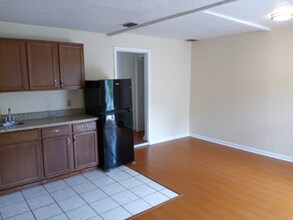 16950 NE 3rd Ct in North Miami Beach, FL - Foto de edificio - Building Photo