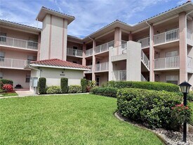 6505 Stone River Rd, Unit 309 in Bradenton, FL - Building Photo
