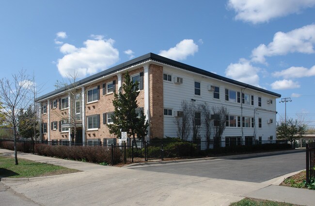 Portland Gardens in Minneapolis, MN - Building Photo - Building Photo