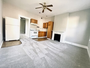 1813 Highland Ave, Unit 2 in Cincinnati, OH - Foto de edificio - Building Photo