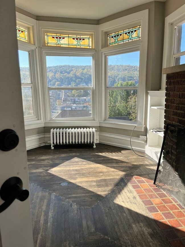 1746 Mineral Spring Rd in Reading, PA - Building Photo - Building Photo