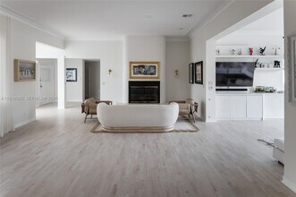 950 S Southlake Dr in Hollywood, FL - Building Photo - Building Photo