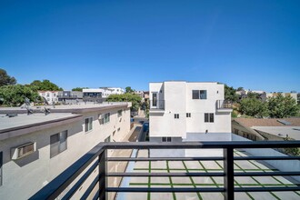 227 N Park View St, Unit 227B in Los Angeles, CA - Building Photo - Building Photo