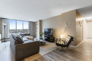 9808-9808-103 103 St NW in Edmonton, AB - Building Photo