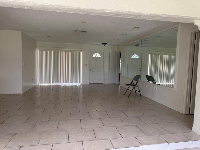 9651 Sunset Strip in Sunrise, FL - Building Photo - Building Photo