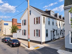 547 N Silk St in Allentown, PA - Building Photo