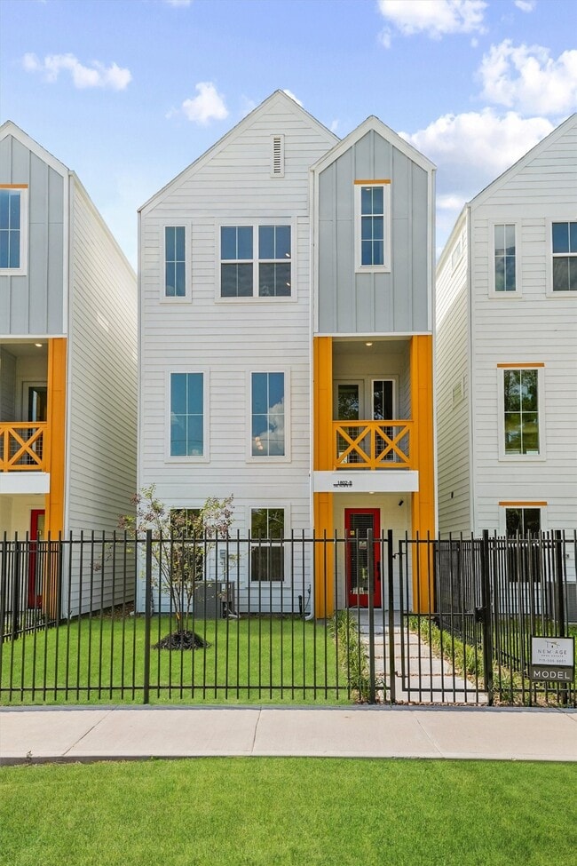 property at 3903 Pinemont Dr