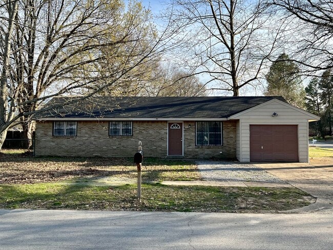 1503 W College Ave in Jonesboro, AR - Building Photo - Building Photo