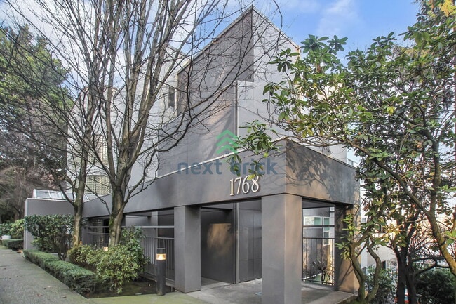 1768 Aurora Ave N in Seattle, WA - Building Photo - Building Photo