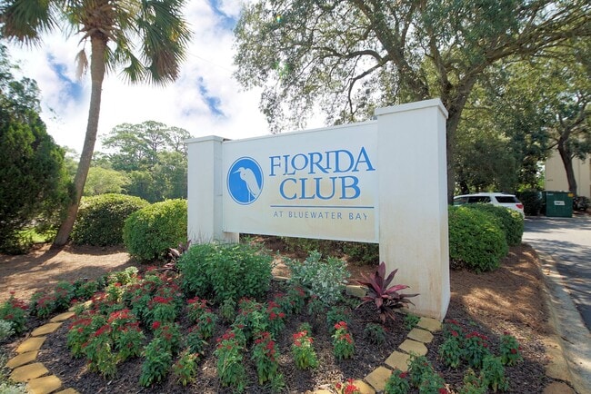 4274 Calinda Ln in Niceville, FL - Building Photo - Building Photo