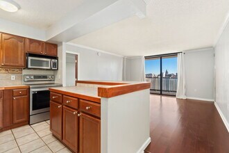 1301 Speer Blvd in Denver, CO - Building Photo - Building Photo