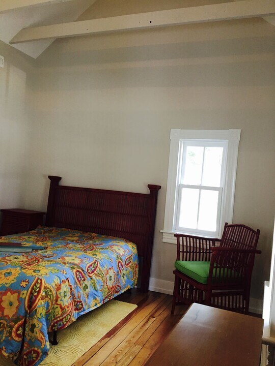 629 Brightwaters Dr in White Stone, VA - Building Photo