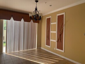 4896 Fiorazante Ave in Orlando, FL - Foto de edificio - Building Photo