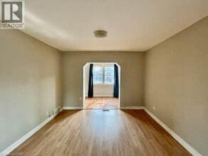 153 Cameron Ave N in Hamilton, ON - Building Photo - Building Photo