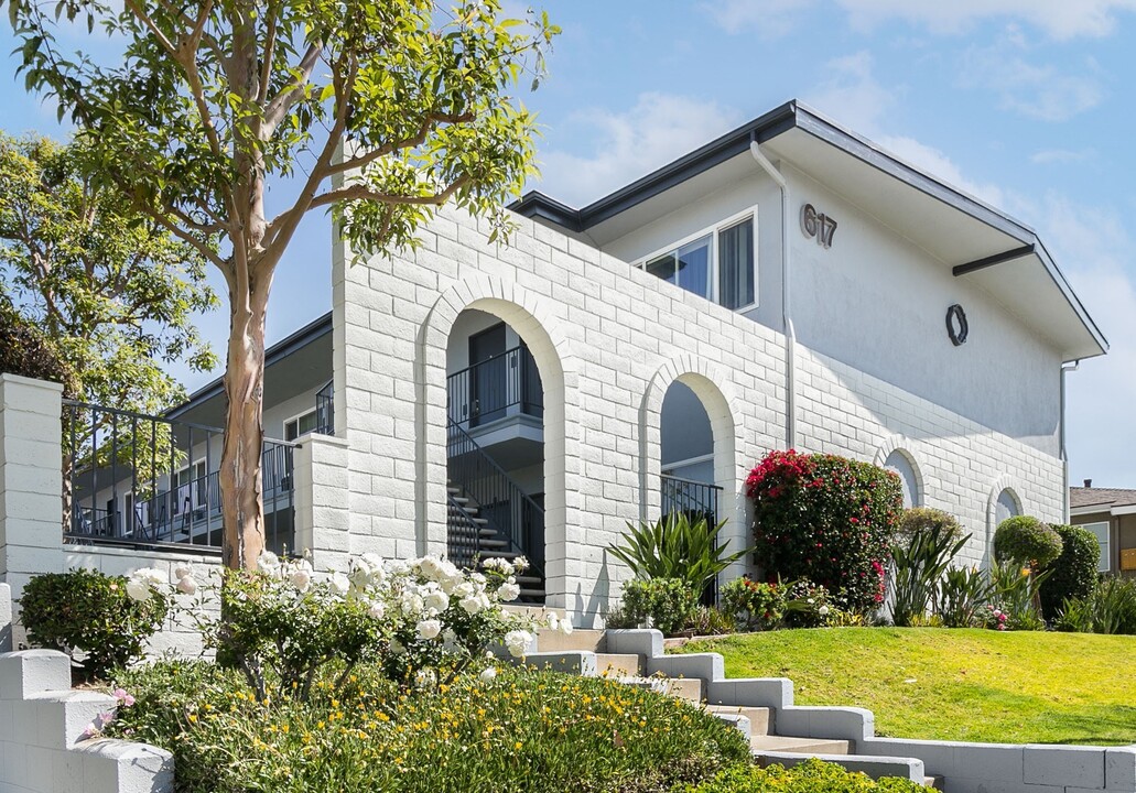 Birch Terrace Apartments in Brea, CA - Building Photo