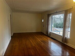 977 Lindridge Way NE in Atlanta, GA - Building Photo - Building Photo