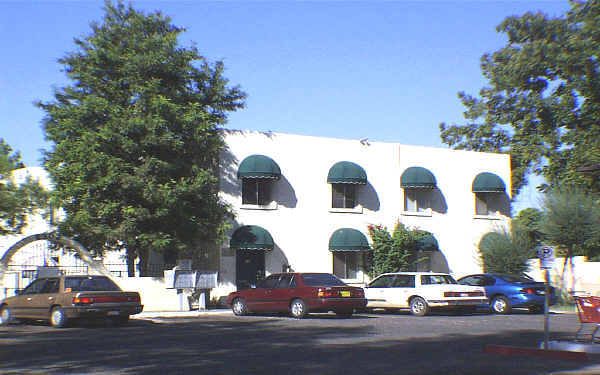 Casa Capricorn Apartments in Glendale, AZ - Foto de edificio