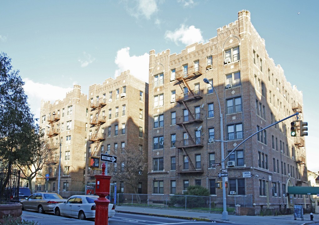 110 New York Ave in Brooklyn, NY - Building Photo