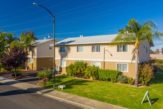 Rinconada Court Apartments in Los Gatos, CA - Building Photo - Building Photo