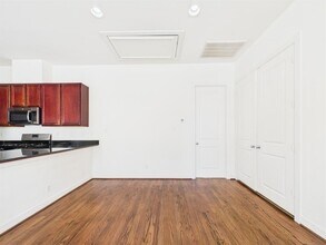 3805 Center Plaza Dr in Houston, TX - Building Photo - Building Photo