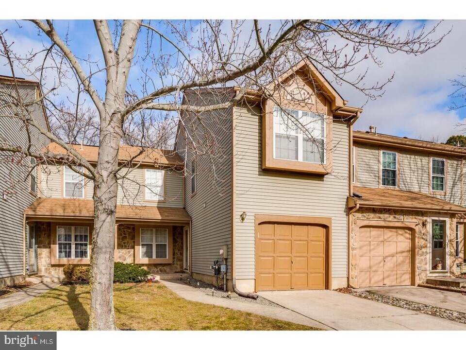 164 Kettlebrook Dr in Mount Laurel, NJ - Building Photo
