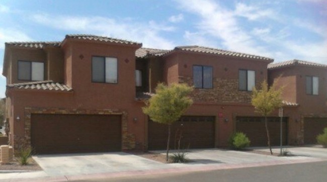 Portales Town Homes in Glendale, AZ - Building Photo - Building Photo