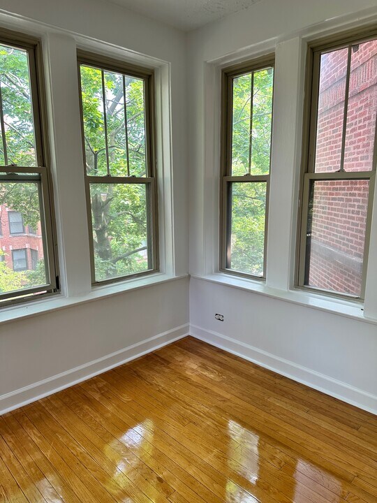 6948 S Crandon Ave-Unit -1S-6948 in Chicago, IL - Building Photo