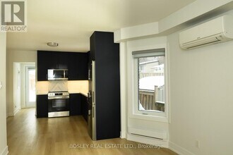 214 Simpson Ave in Toronto, ON - Building Photo - Building Photo