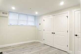 2018 Commonwealth Ave, Unit 1 in Boston, MA - Foto de edificio - Building Photo