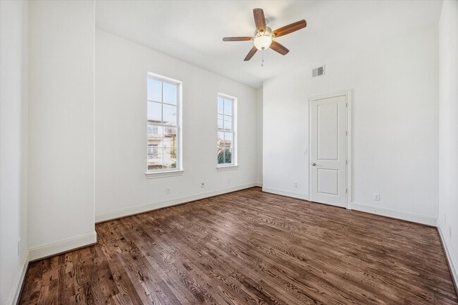 property at 1407 Knox St