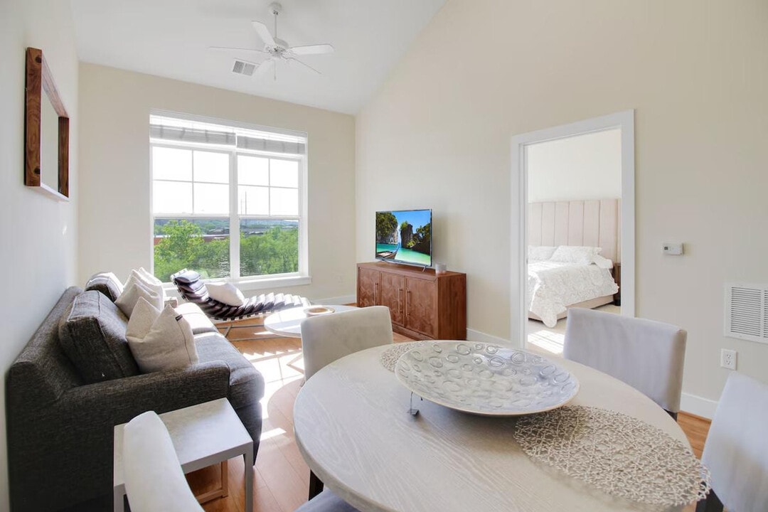 909 Usher St in Alexandria, VA - Building Photo