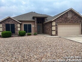 2213 Garden Gate Cir in New Braunfels, TX - Building Photo