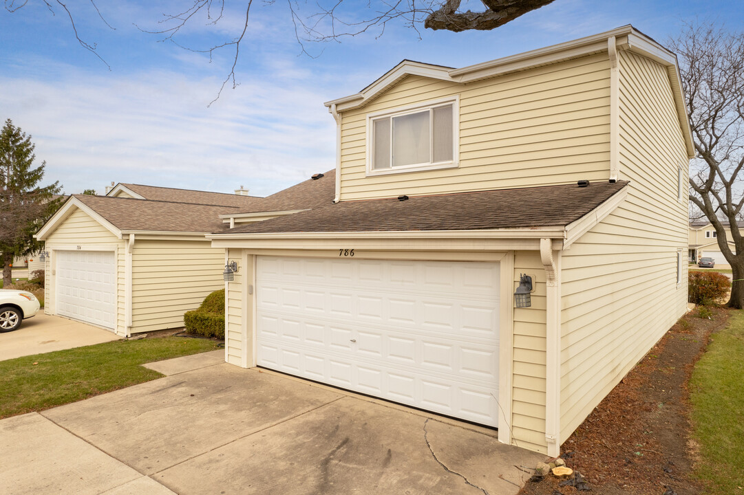 Partridge Hill in Hoffman Estates, IL - Building Photo