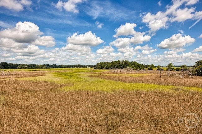 property at 15 Egrets Nest Dr