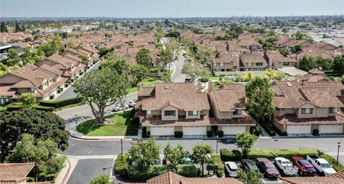 9808 Scanlan Ct in Fountain Valley, CA - Foto de edificio