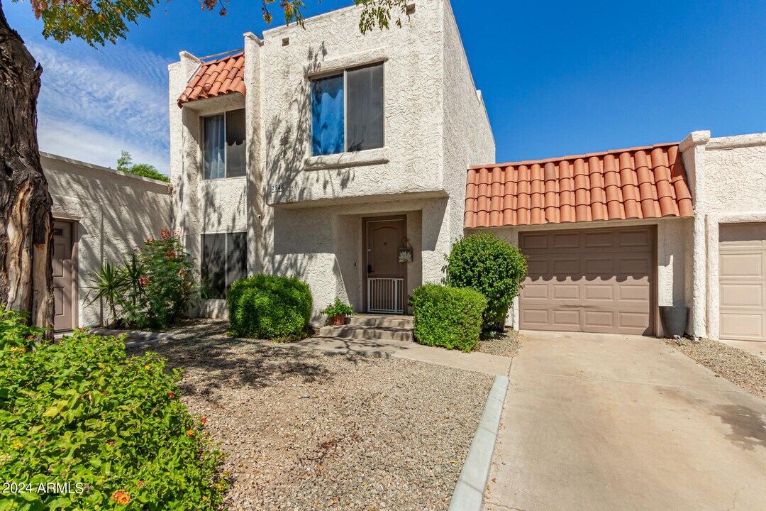 2548 W Monte Cristo Ave in Phoenix, AZ - Building Photo