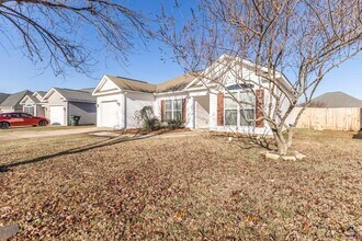 302 Tug Ct in Warner Robins, GA - Building Photo - Building Photo