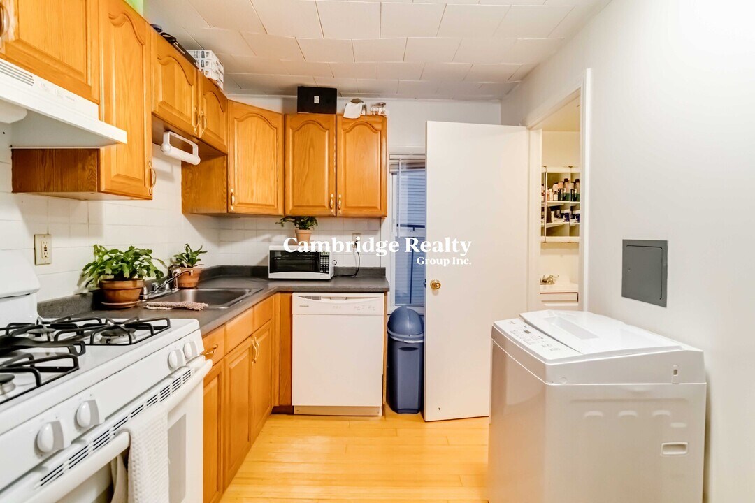 291 Elm St, Unit 2A in Cambridge, MA - Building Photo