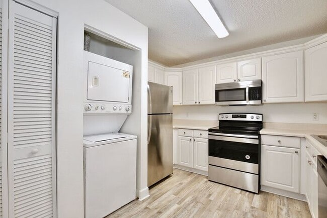 8842 Coral Palms Ct in Kissimmee, FL - Building Photo - Building Photo