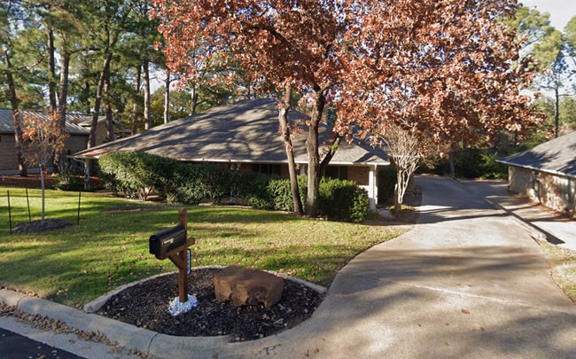 property at 2950 Crestline Dr