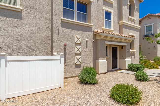 9233 E Neville Ave in Mesa, AZ - Building Photo - Building Photo