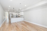 2709 W Jefferson St photo'