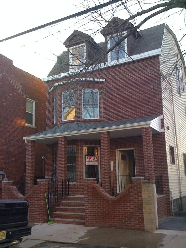 270 Parker St, Unit 3