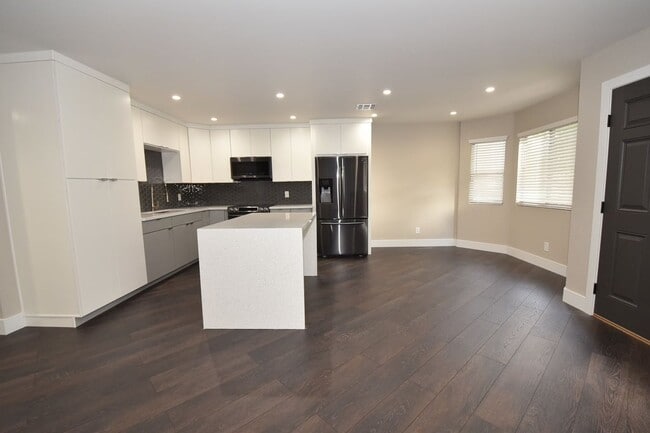 2709 Beaver Creek Ct in Las Vegas, NV - Building Photo - Building Photo