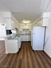 2121 Oceanus Ln in Las Vegas, NV - Building Photo - Building Photo