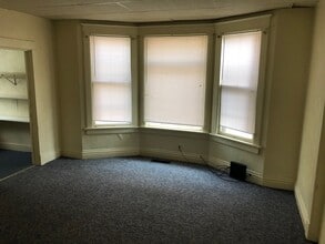 1607 W Main St in Peoria, IL - Building Photo - Building Photo