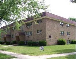 215 E Oak St Apartments