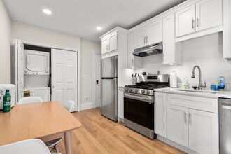 564 E 5th St, Unit 2 in Boston, MA - Building Photo - Building Photo