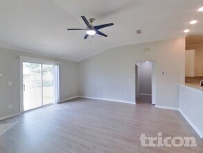 3208 Ginny Lake Dr in Middleburg, FL - Building Photo - Building Photo